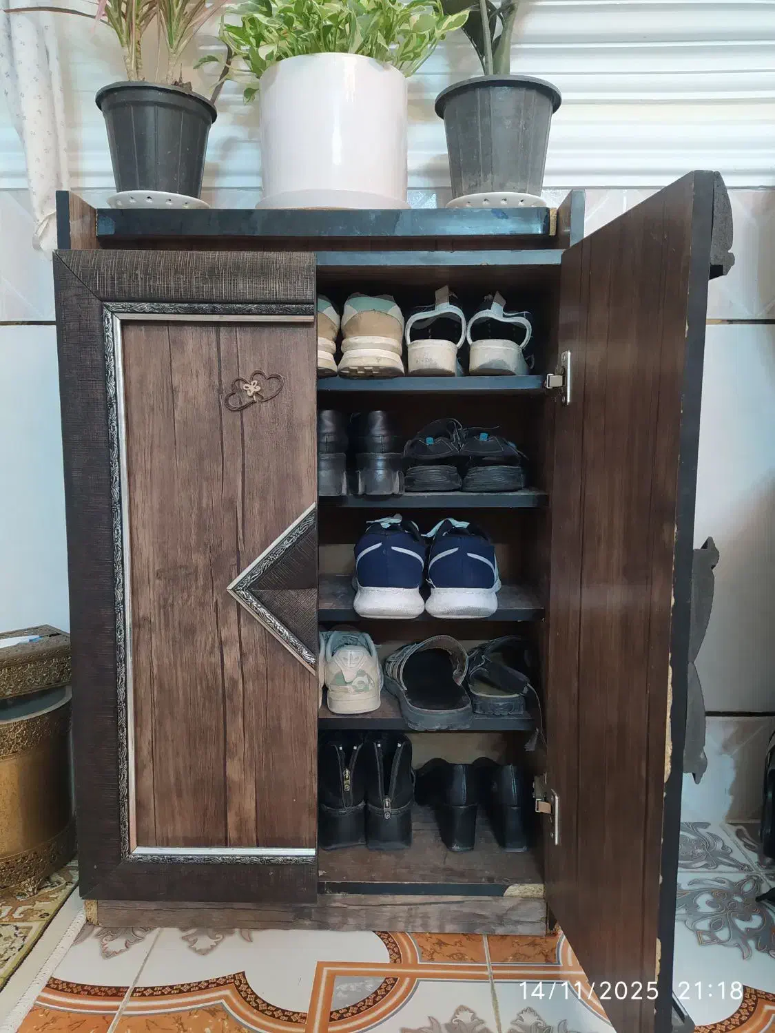 جاکفشی|جاکفشی، کمد، دراور|دامغان, |دیوار