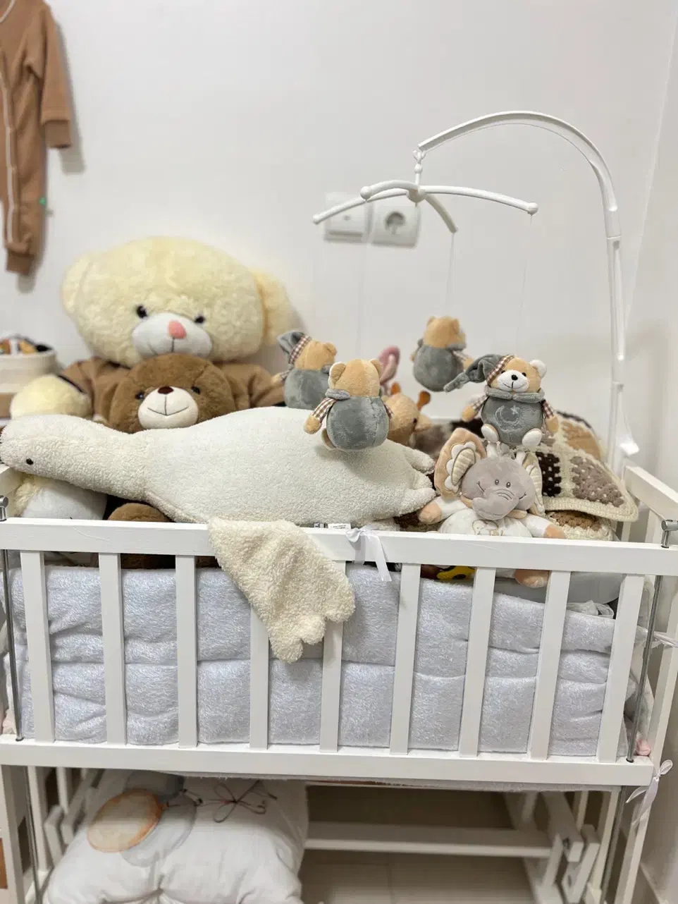 گهواره تک|تخت و صندلی بچه|بیرجند, |دیوار