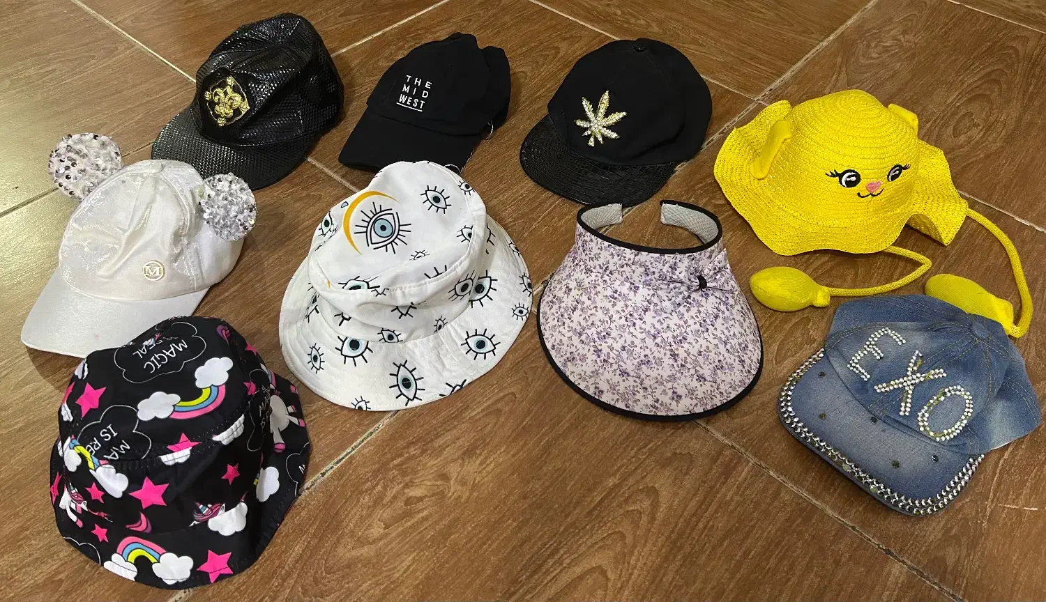 کلاه|کیف، کفش، کمربند|سرپل ذهاب, |دیوار