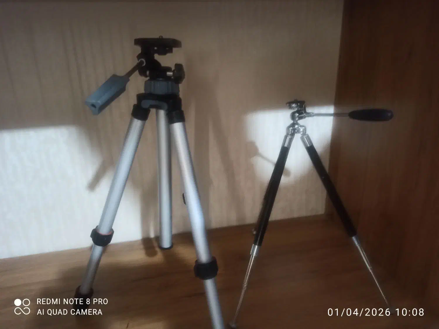 سه پایه دوربین عکاسی وفیلمبرداری|دوربین عکاسی و فیلم‌برداری|اصفهان, چشمه باقرخان|دیوار