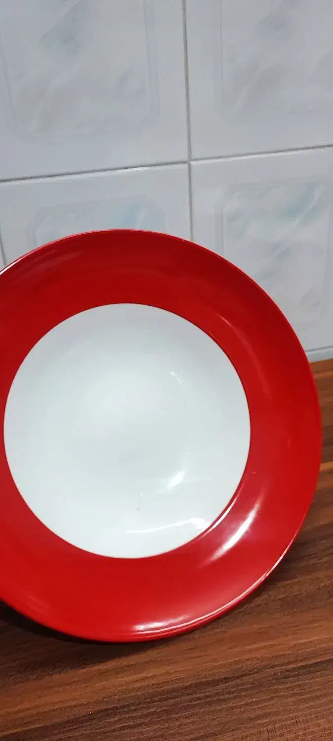 ظرف چینی. پاستا رنگ قرمز و پرتقالی|ظروف سرو و پذیرایی|رشت, پیرسرا|دیوار