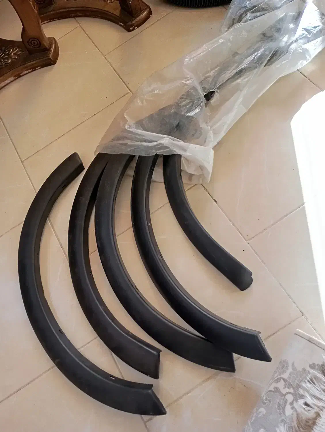 قالپاق نو و دور گلگیر ۲۰۶نو|قطعات یدکی و لوازم جانبی|اصفهان, قائمیه|دیوار