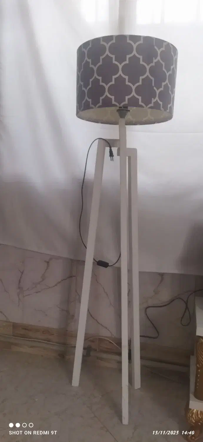 آباژور پایه بلند|چراغ خواب و آباژور|کرج, کمالشهر|دیوار