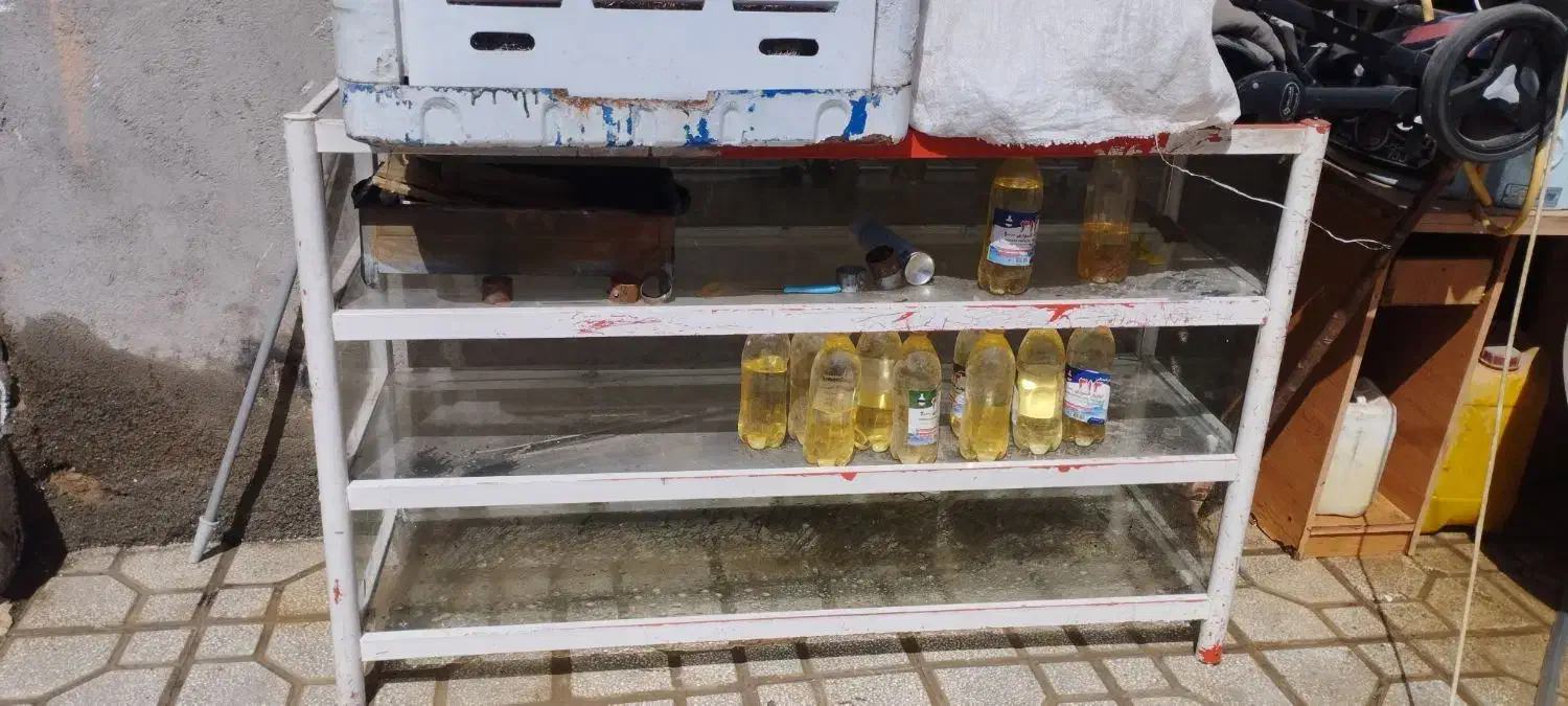 ویترین سالم قیمت مناسب|بوفه، ویترین، کنسول|سبزوار, باهنر|دیوار