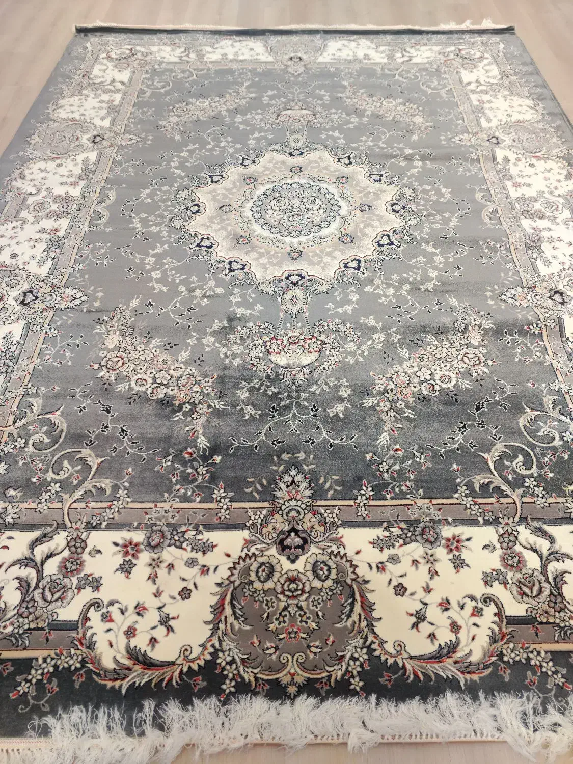 فرش۱۲متری یک عدد/کاملا نو و آکبند/۵۰۰شانه|فرش|اصفهان, همدانیان|دیوار