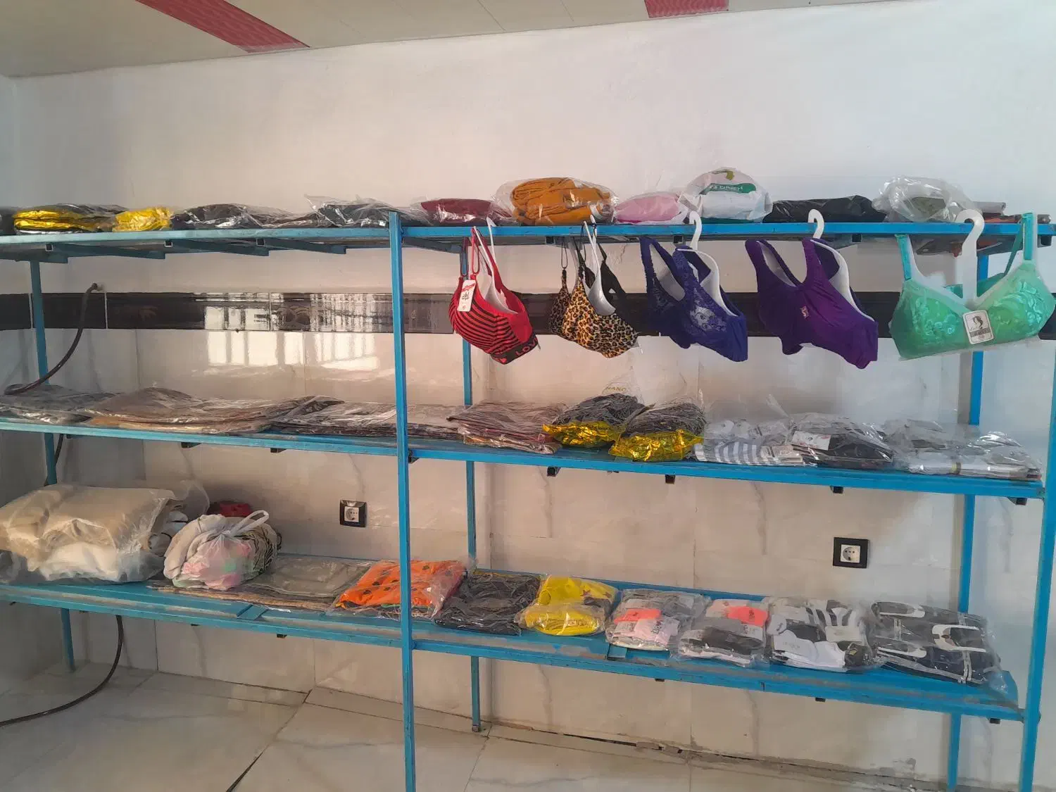 پوشاک فروشی|لباس|دهگلان, |دیوار