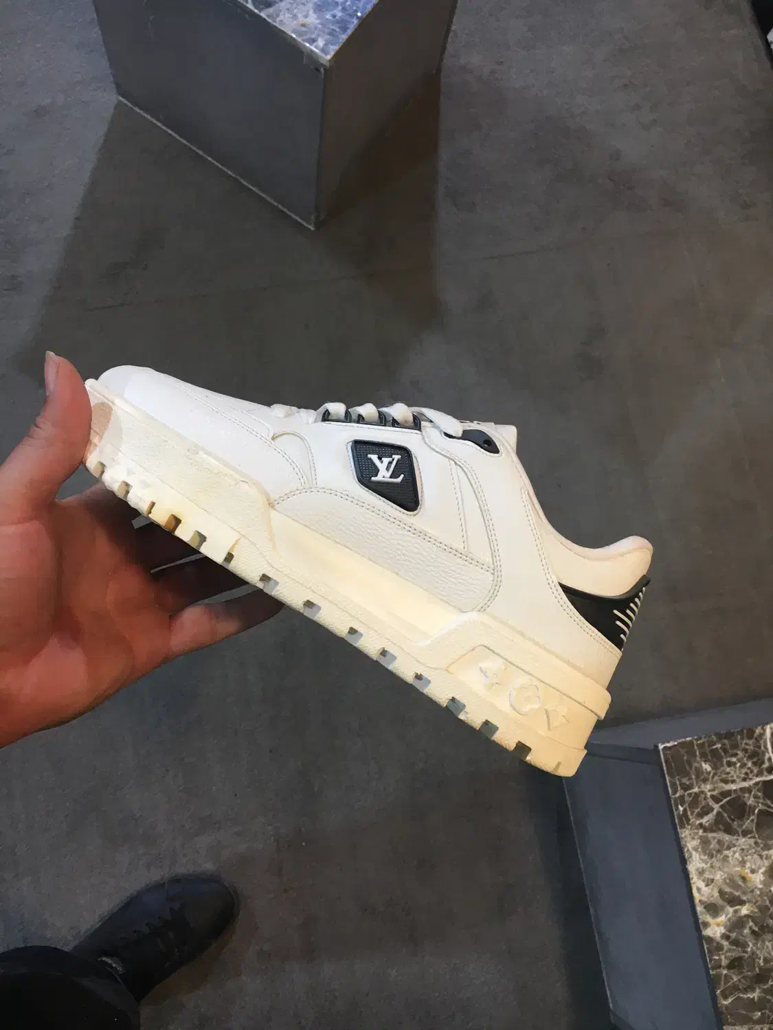 حدود۳۰۰جفت کتونی مرد و زن|کیف، کفش، کمربند|اراک, |دیوار