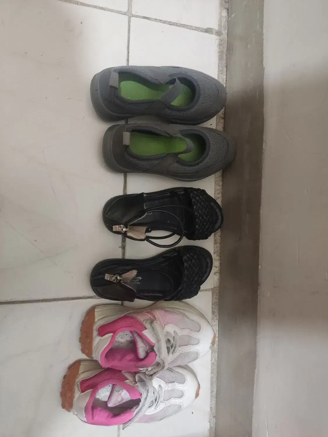 کفش بچه|کفش و لباس بچه|صدرا-فارس, فاز ۱|دیوار