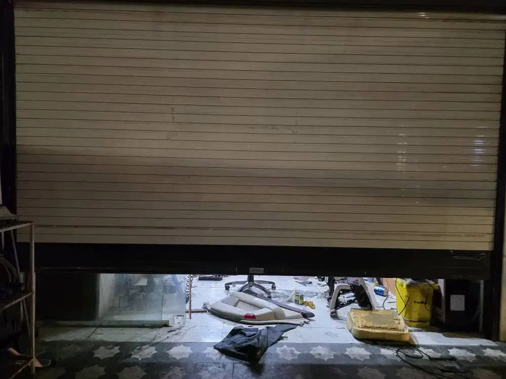 مغاز ۳۵ متری بر اصلی پستک|اجارهٔ مغازه و غرفه|رشت, پستک|دیوار