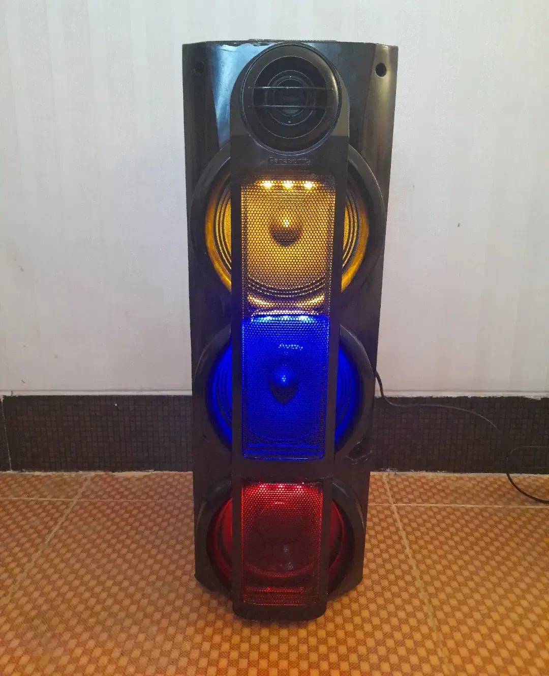 طراحی‌و ساخت انواع اسپیکر و امیلی فایر های سفارشی|سیستم صوتی خانگی|مرودشت, بیست متری بیمارستان|دیوار