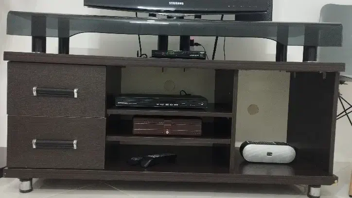 میز تلویزیون تمیز سالم|میز تلویزیون|قوچان, |دیوار