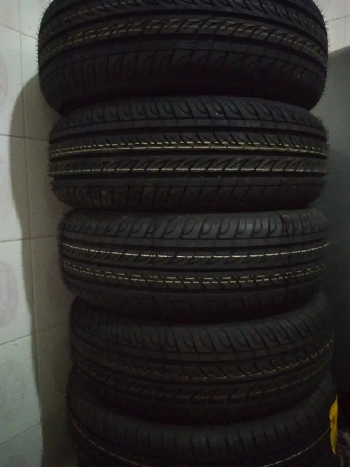 لاستیک یزد|قطعات یدکی و لوازم جانبی|سربیشه, |دیوار