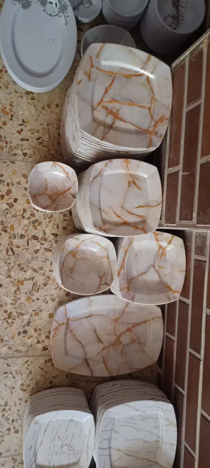 تولید و پخش انواع ظروف ملامین|ظروف سرو و پذیرایی|خمینی‌شهر, |دیوار