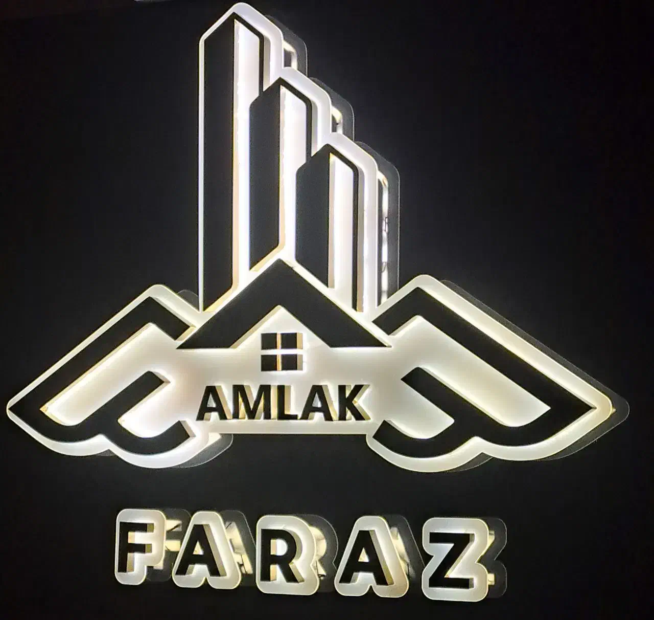 ویلایی ۳طبقه / فردوسی / بر حسن پور /تجاری دار|فروش خانه و ویلا|قم, زنبیل آباد|دیوار