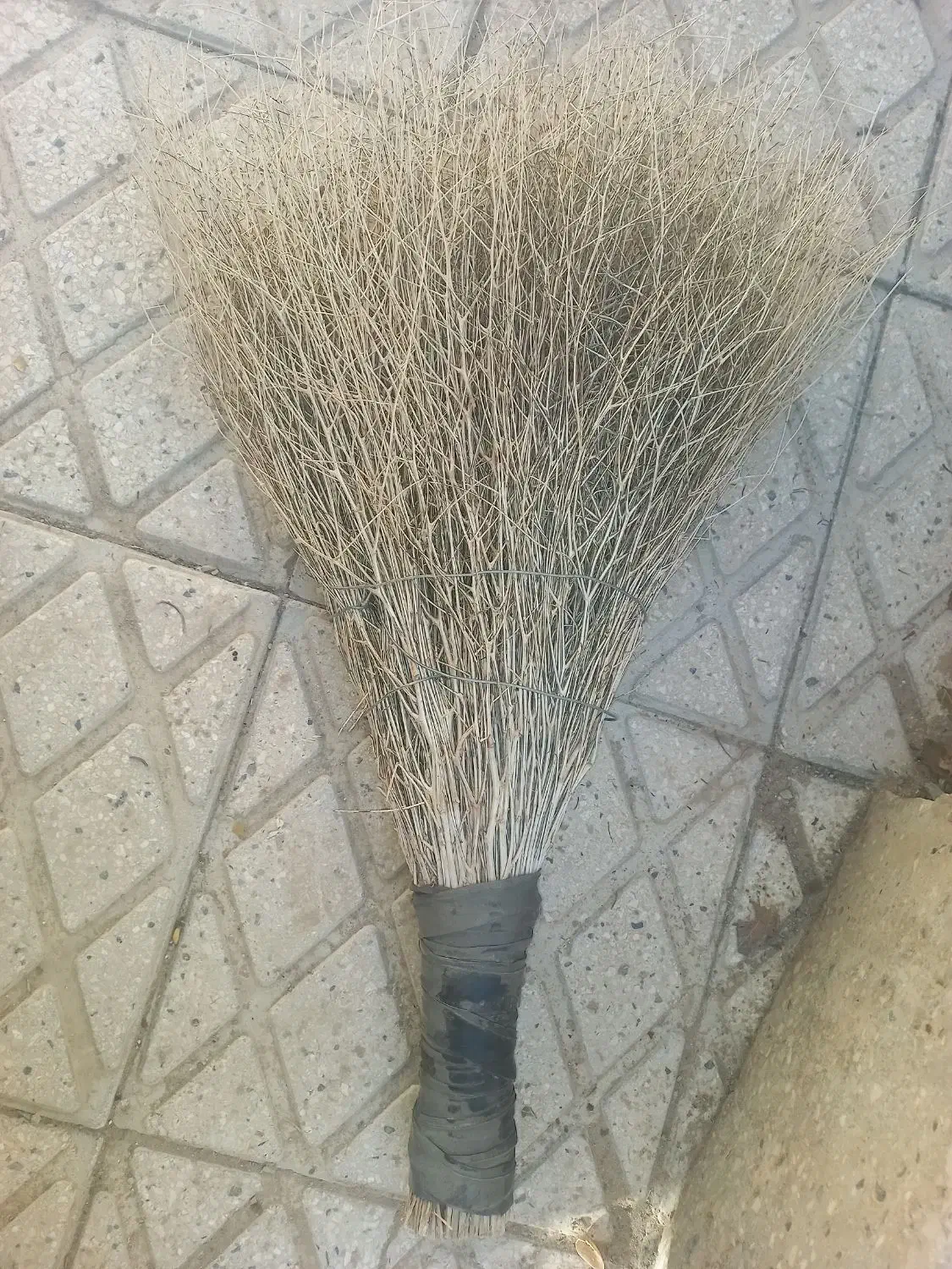 جارو محلی|لوازم نظافت|ساوه, |دیوار