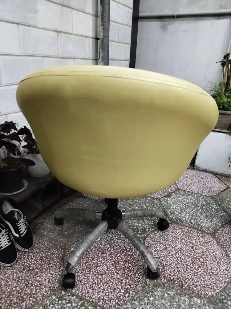 صندلی|صندلی و نیمکت|بندر انزلی, کوی بهار|دیوار