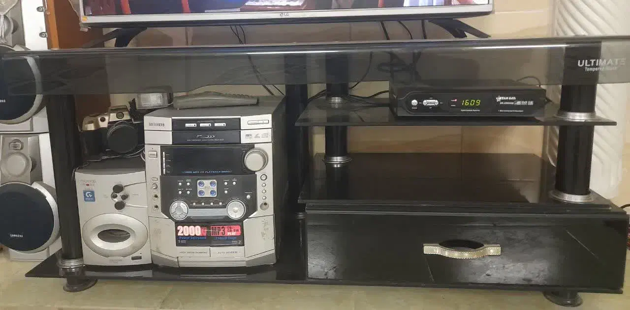 میزتلویزیون شیشه ای سکوریت|میز تلویزیون|یزد, |دیوار