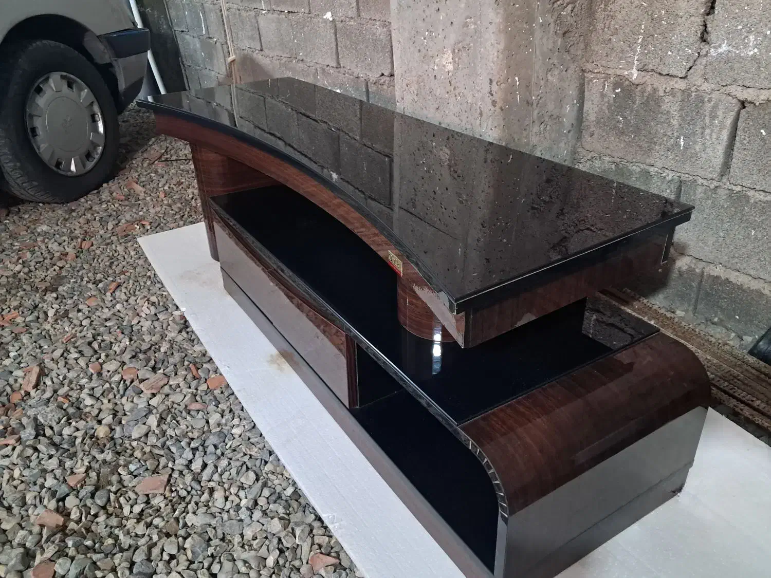 صفر تمیز بدون خوردگی سالم|میز تلویزیون|ساری, |دیوار