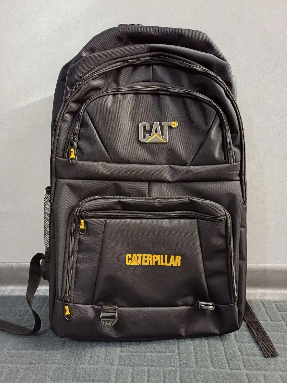 کوله پشتی|کیف، کفش، کمربند|پرند, فاز ۶|دیوار