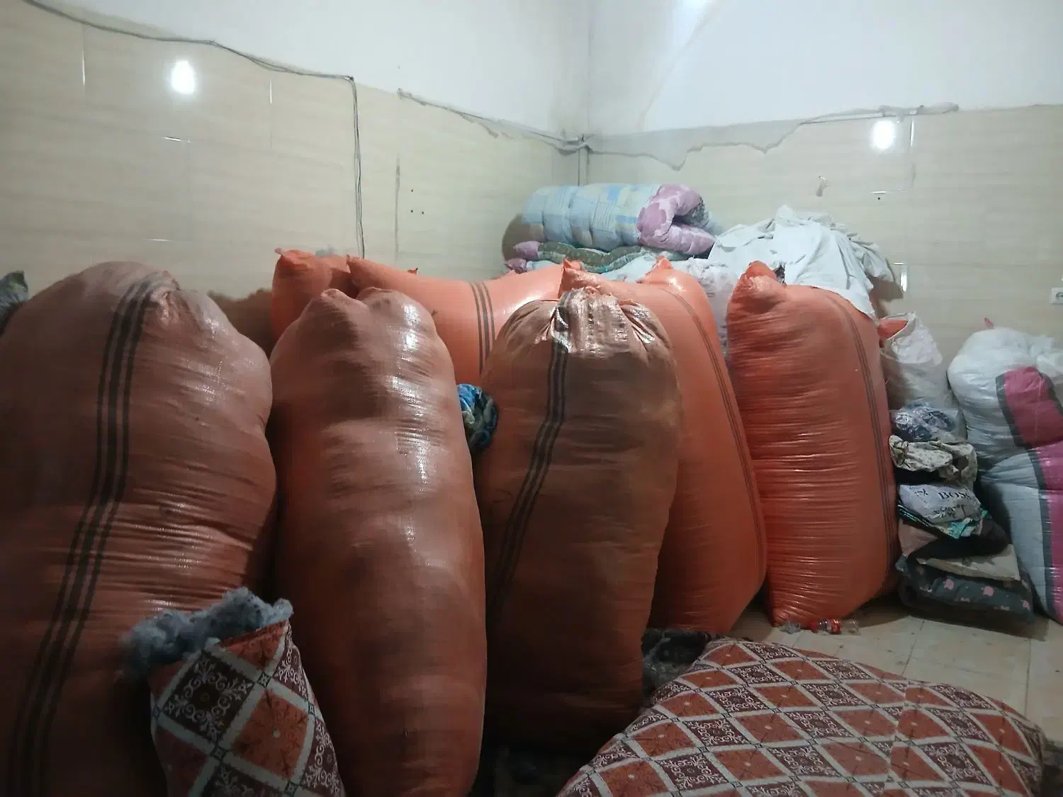 فروش|رختخواب، بالش، پتو|چناران, |دیوار