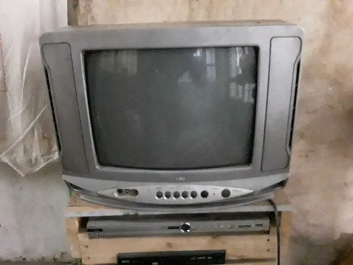 تلویزیون ۱۴ اینج|تلویزیون و پروژکتور|ملایر, |دیوار