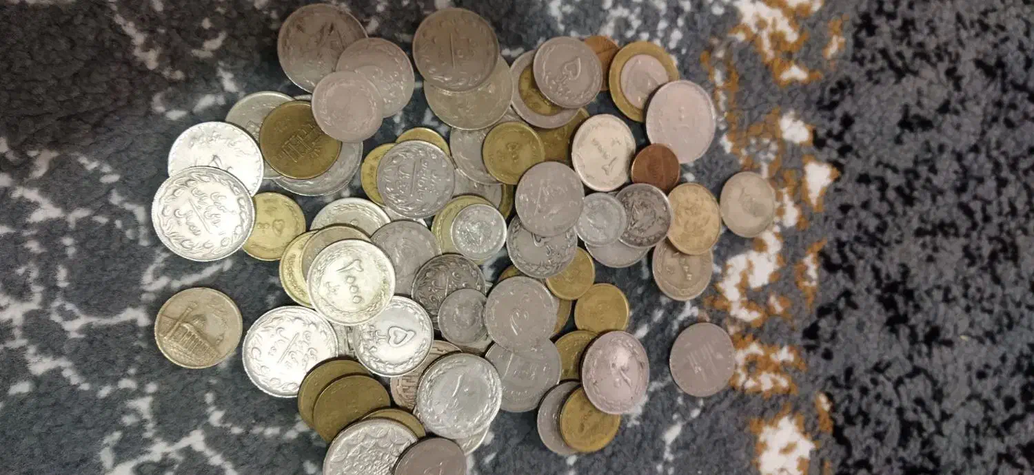 چند عدد سکه شاهی و جمهوری|کلکسیون سکه، تمبر، اسکناس|تربت‌حیدریه, جانبازان|دیوار