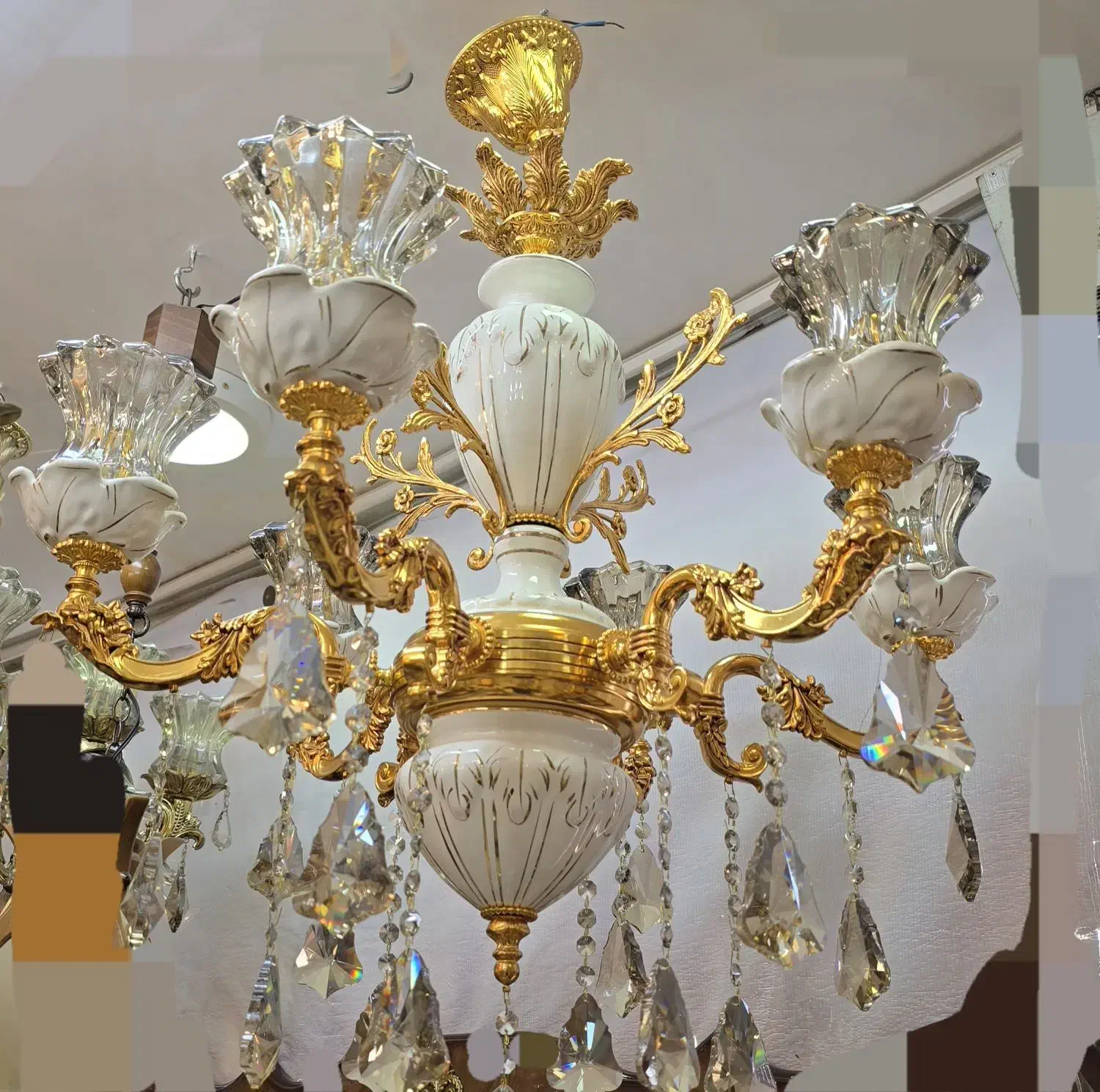 لوستر به روز اصل برنز با آبکاری طلا نو صفر|لوستر و چراغ آویز|خوی, |دیوار