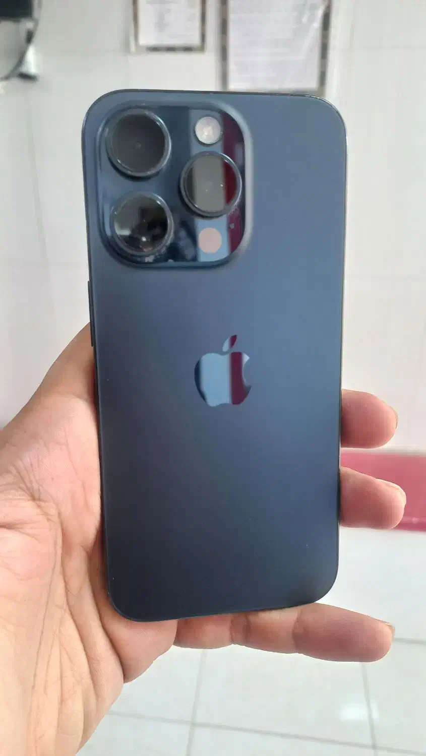 آیفون 15pro بسیار تمیز|موبایل|برخوار, |دیوار