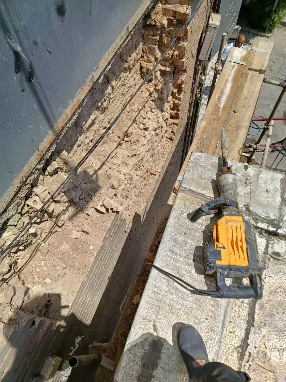 انجام کلیه کارهای تخریب...|خدمات پیشه و مهارت|شیراز, جوادیه|دیوار