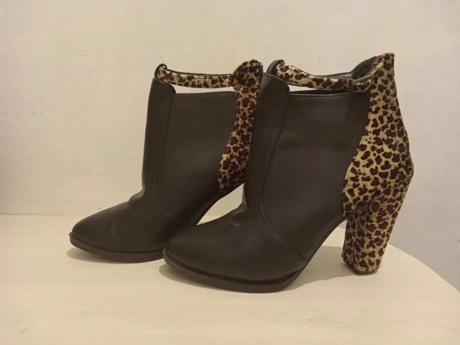 پوتیننو|کیف، کفش، کمربند|مراغه, |دیوار