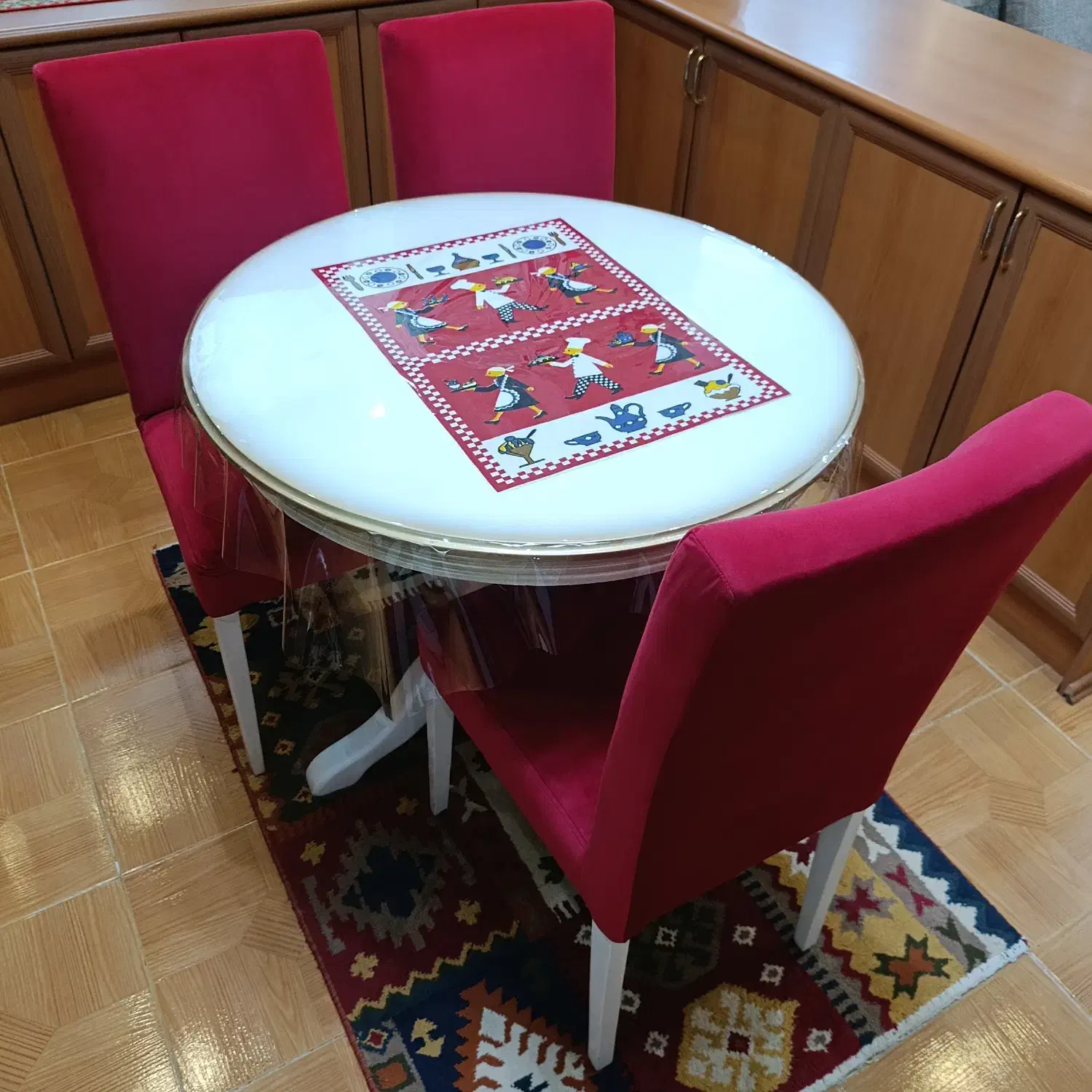 میز و صندلی|میز و صندلی غذاخوری|رشت, معلم|دیوار