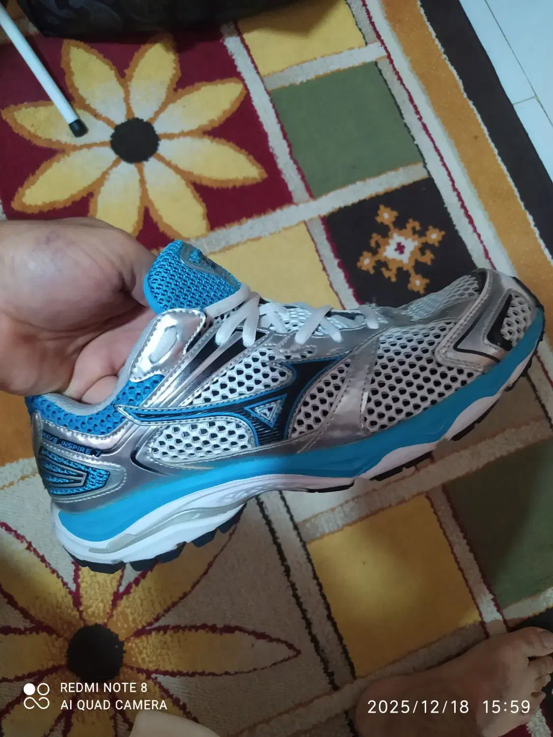 کتانی میزانو|کیف، کفش، کمربند|رشت, منظریه|دیوار