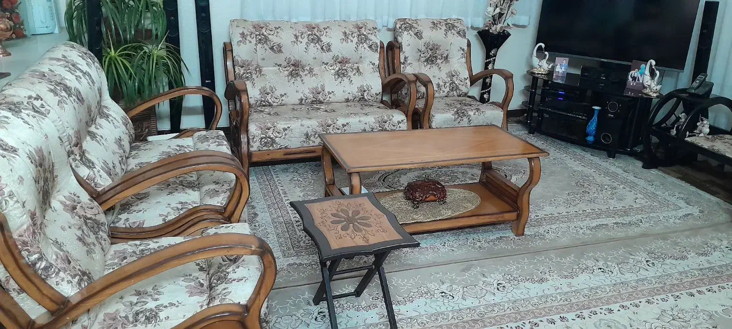 مبلمان تمیز درحد نو|مبلمان خانگی و میز عسلی|شاهین‌شهر, شهرک گلدیس|دیوار