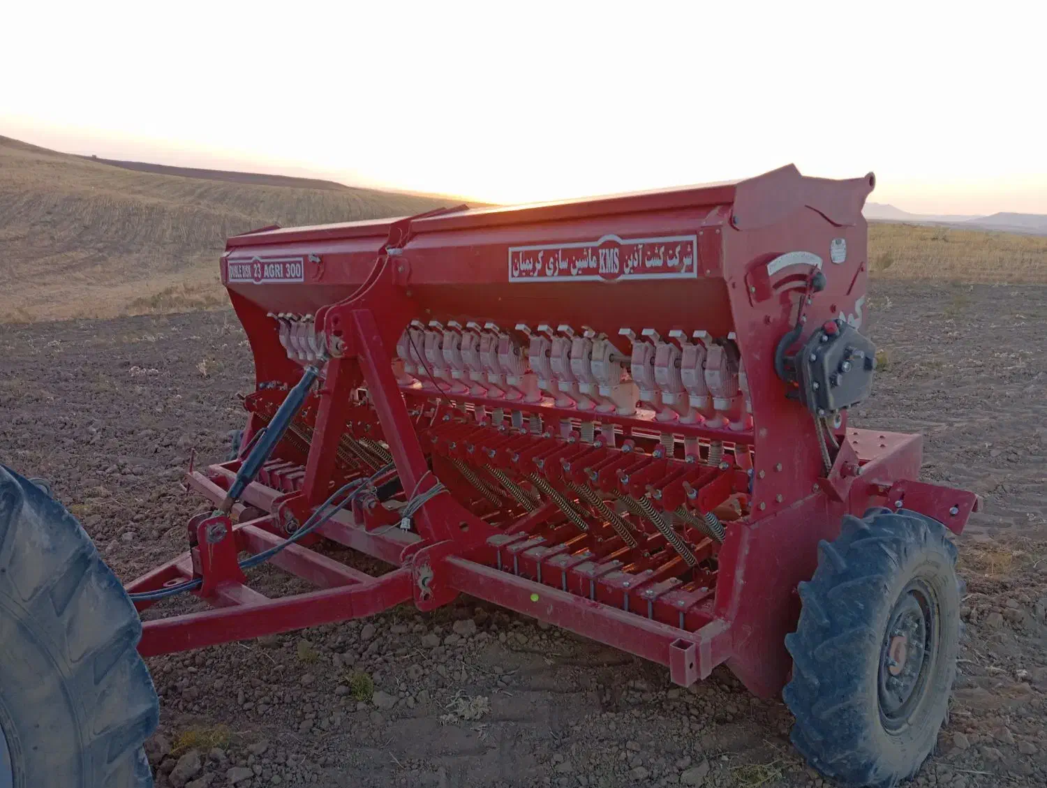 انجام کار بذرپاشی|خدمات موتور و ماشین|قروه, |دیوار