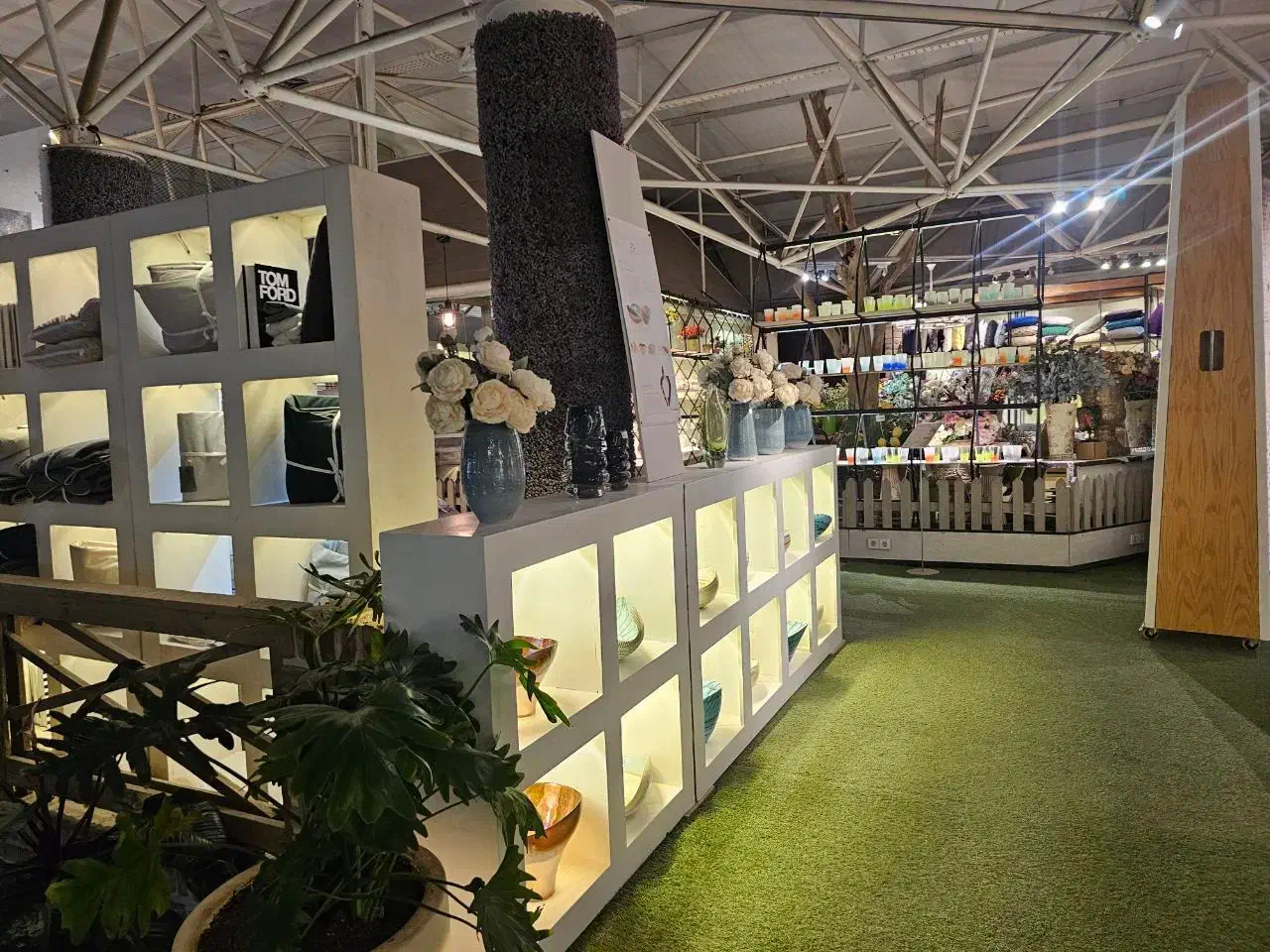 همکار خلاق گرافیست مسلط به ایلوستریتور|استخدام هنری و رسانه|کرج, شیخ آباد|دیوار