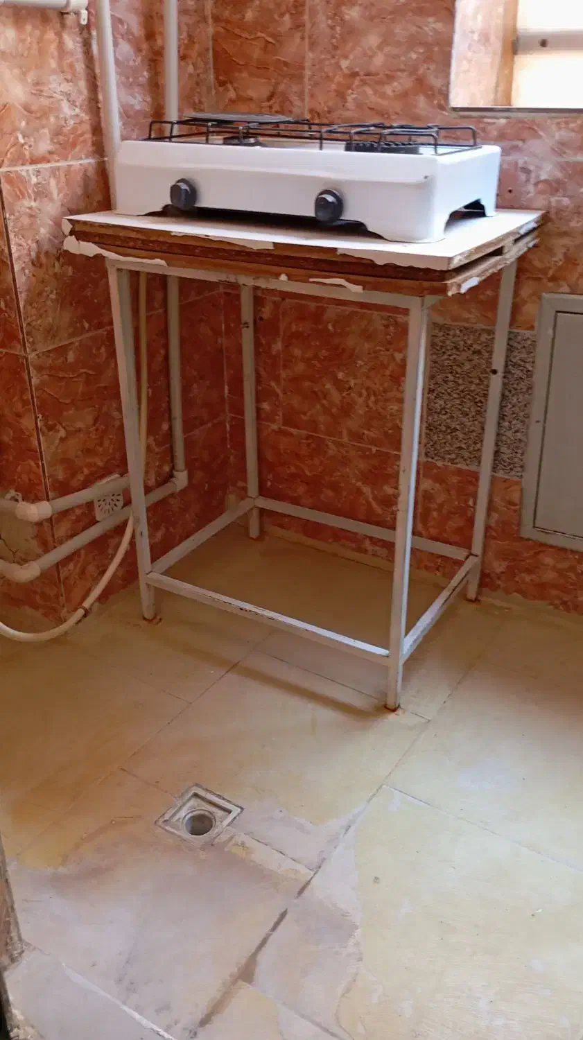 چهارپایه آهنی|میز و صندلی غذاخوری|قم, عمار یاسر|دیوار