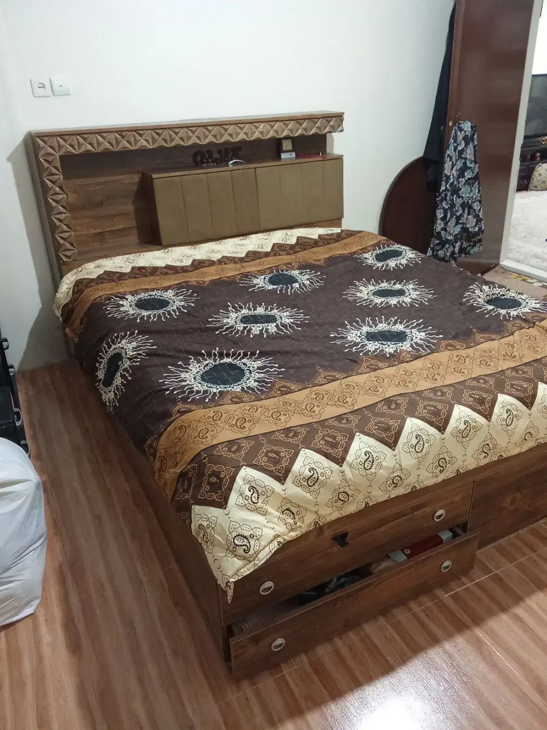 تخت خواب درحدنو کشودار|تخت و سرویس خواب|پاکدشت, شهرک انقلاب|دیوار