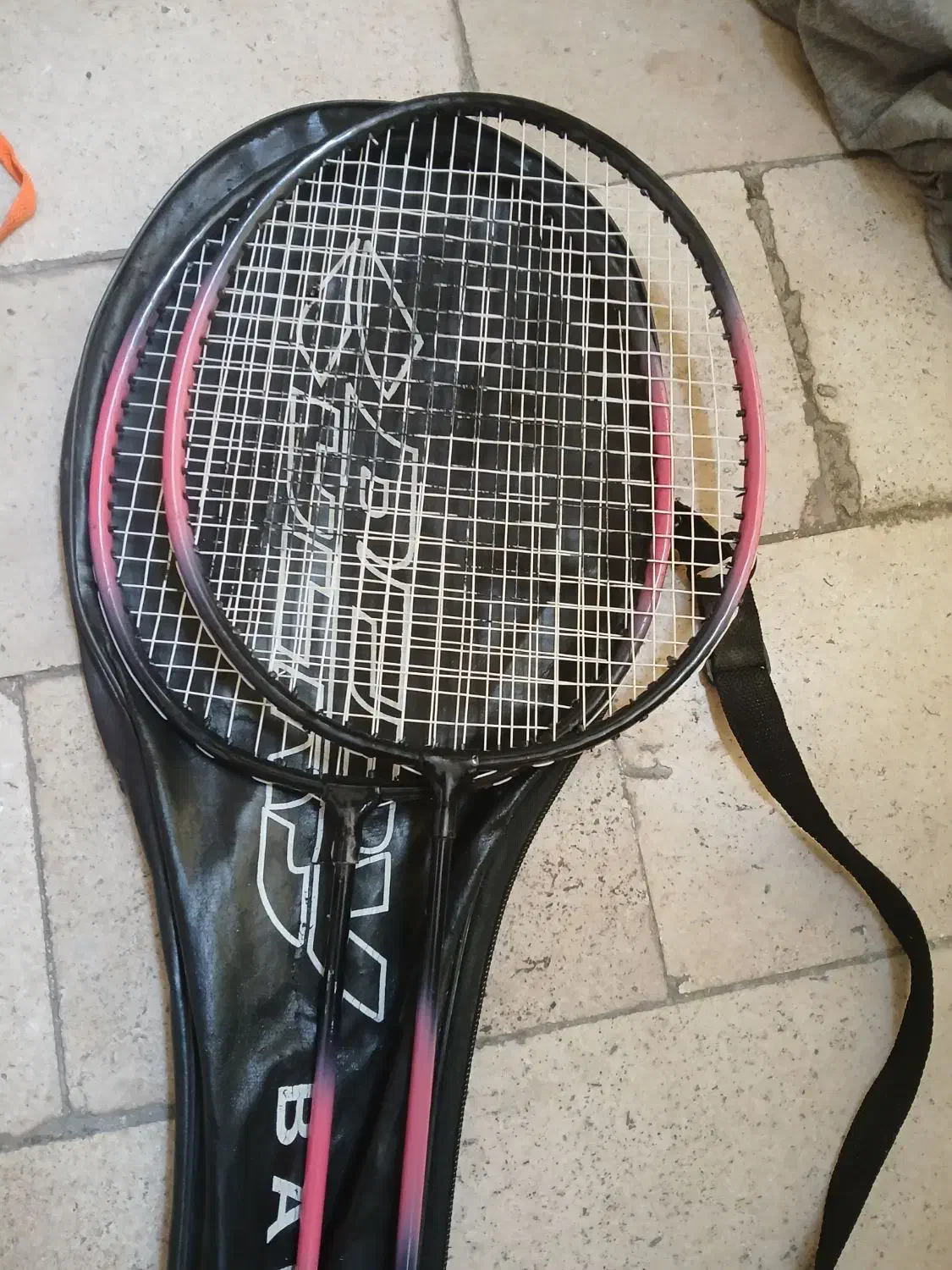 راکت تنیس  بیل مسافرتی درحدنومو|ورزش‌های توپی|کرج, کوی کارمندان شمالی|دیوار