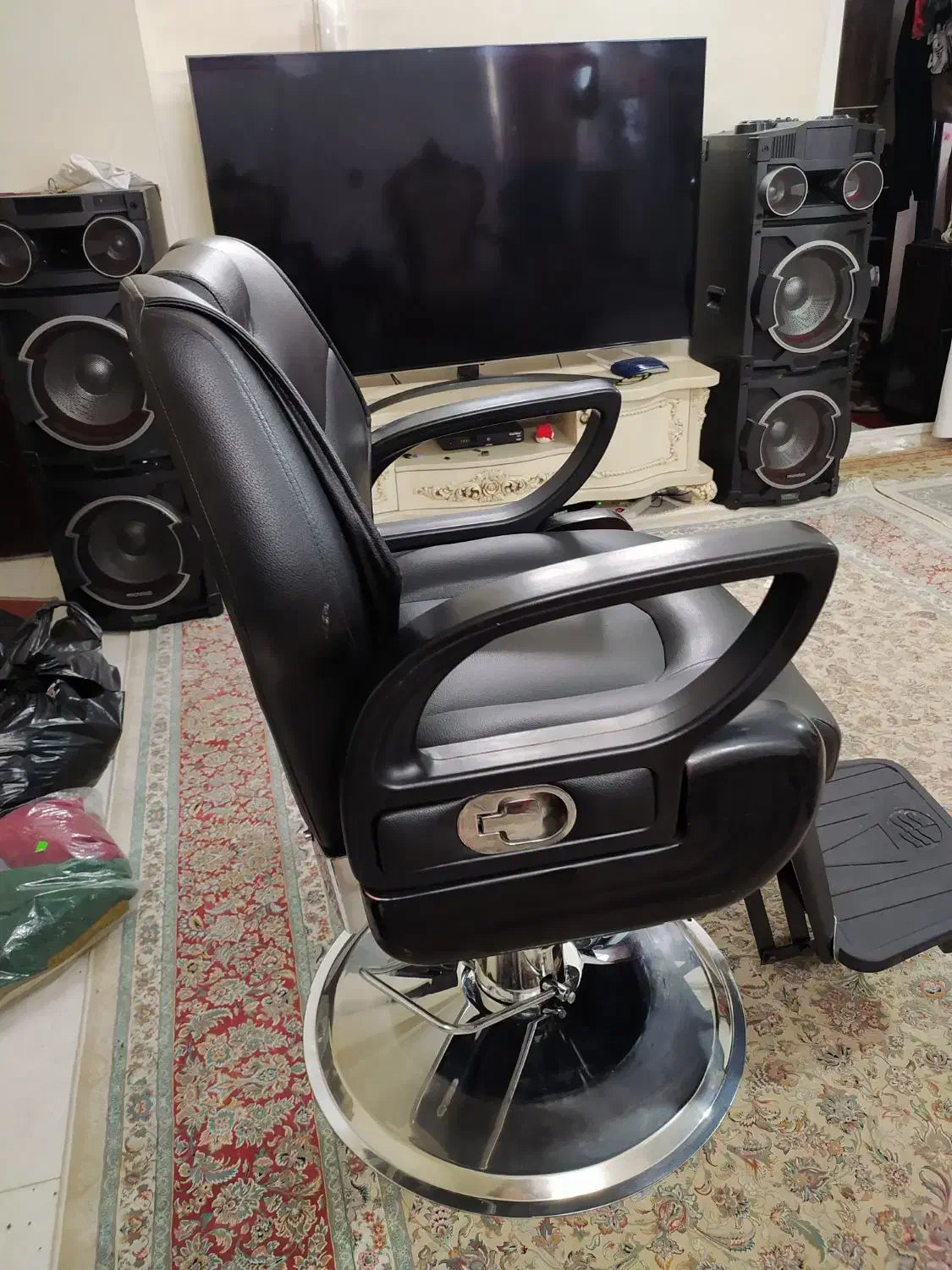 صندلی vip آرایشگاه|آرایشگاه و سالن‌های زیبایی|قرچک, میرزائی جنوبی|دیوار