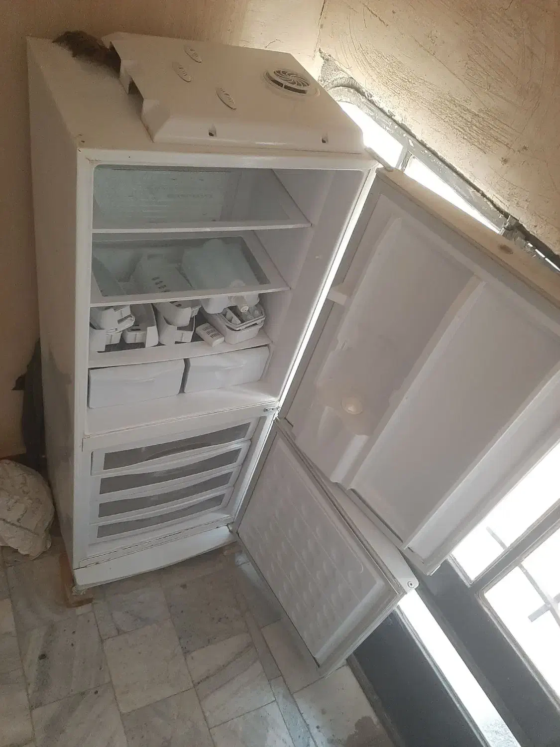 یخچال|یخچال و فریزر|تربت جام, میان جام|دیوار