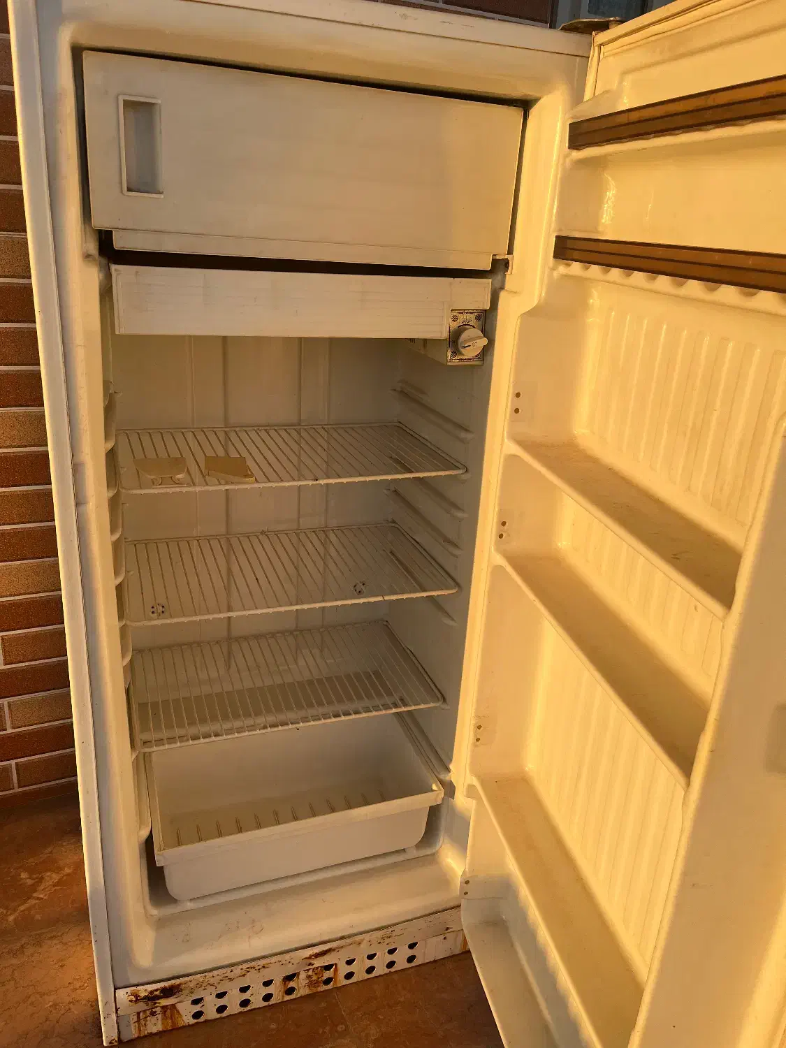 یخچال|یخچال و فریزر|قائن, |دیوار