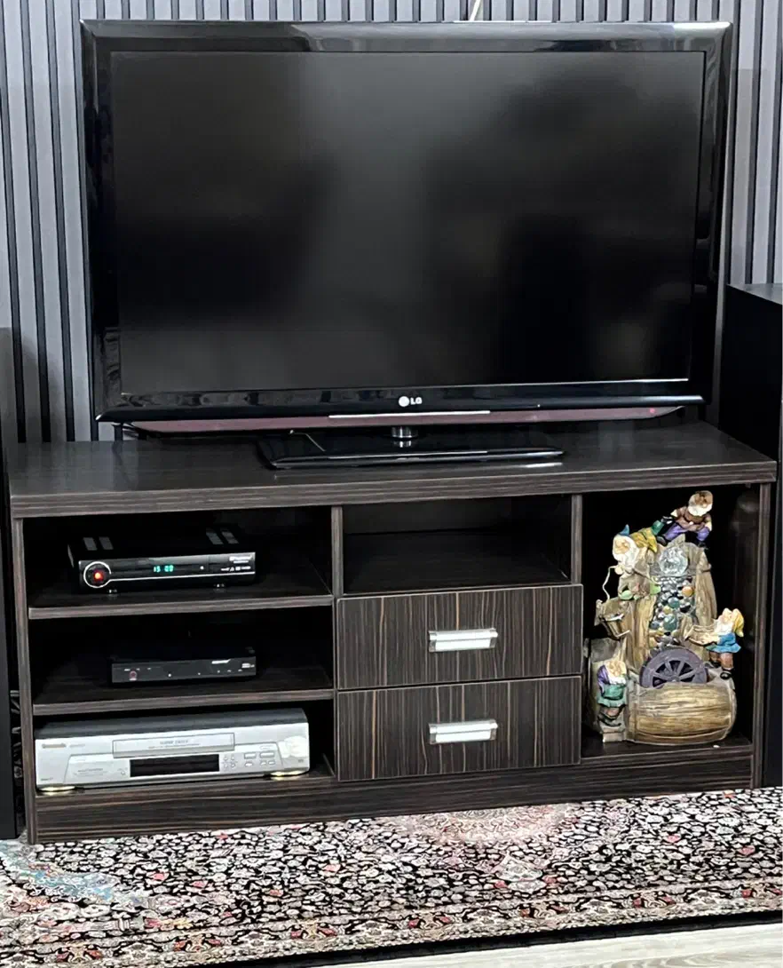 تلوزیون و میز بسیار تمیز|تلویزیون و پروژکتور|ری, تقی آباد|دیوار