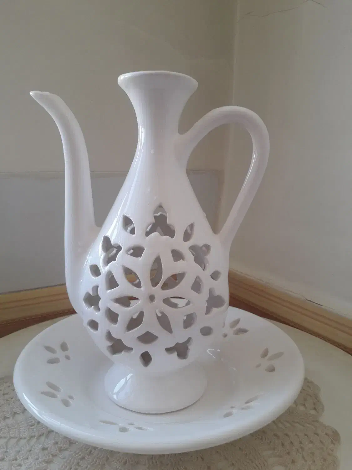 آفتابه لگن چینی|کلکسیون اشیاء عتیقه|شهرکرد, |دیوار