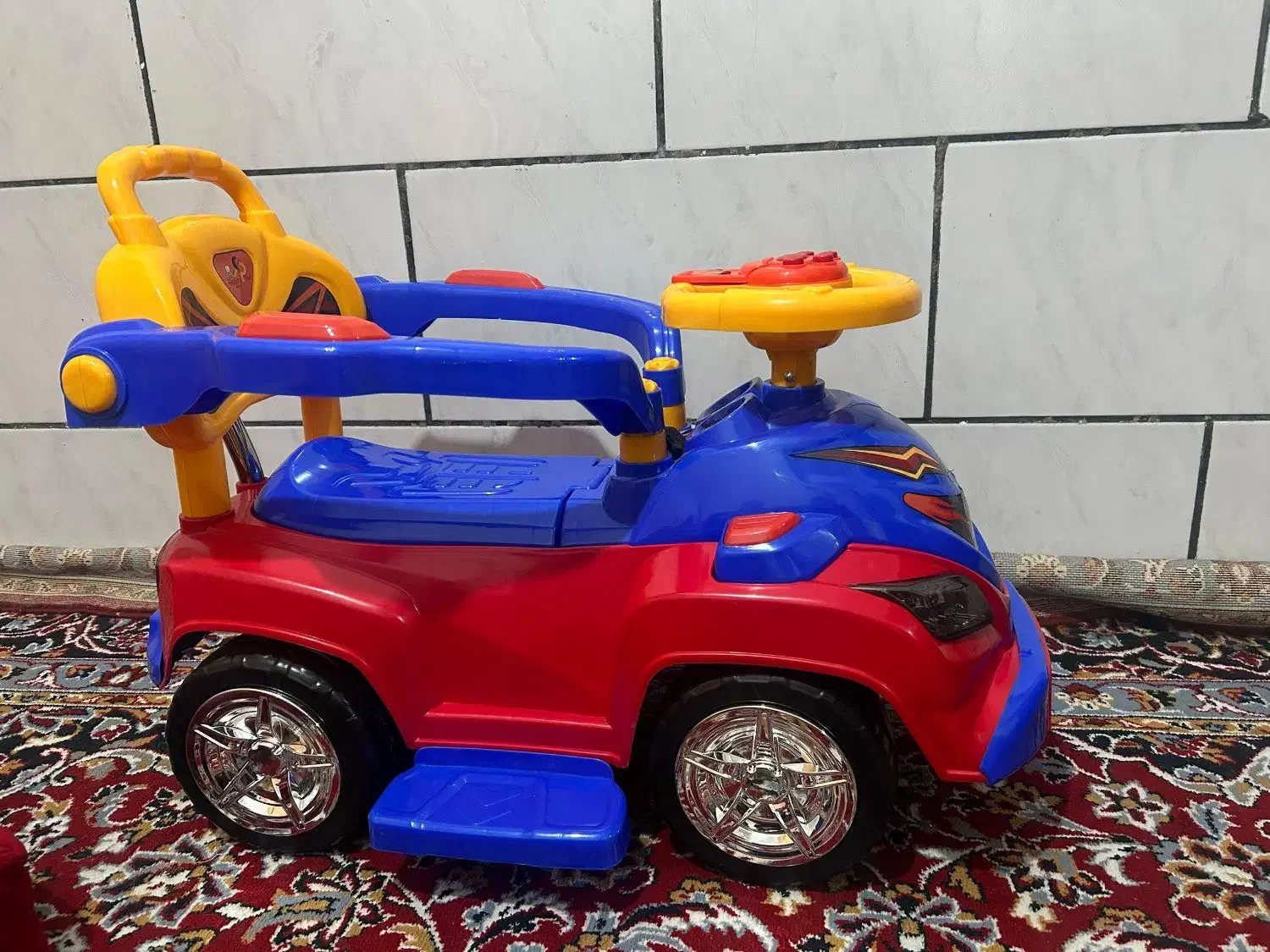 ماشین کودک و صندلی ماشین کودک|اسباب‌بازی بچه|مرودشت, ژیان|دیوار