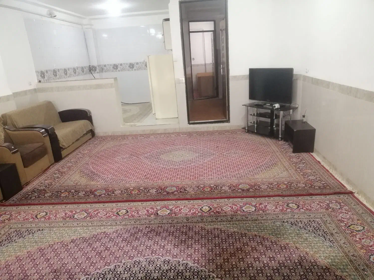 سوئیت (هتل) ومنزل نزدیک بازار با400متر به پاساژها|اجارهٔ کوتاه‌مدت آپارتمان و سوئیت|بانه, |دیوار