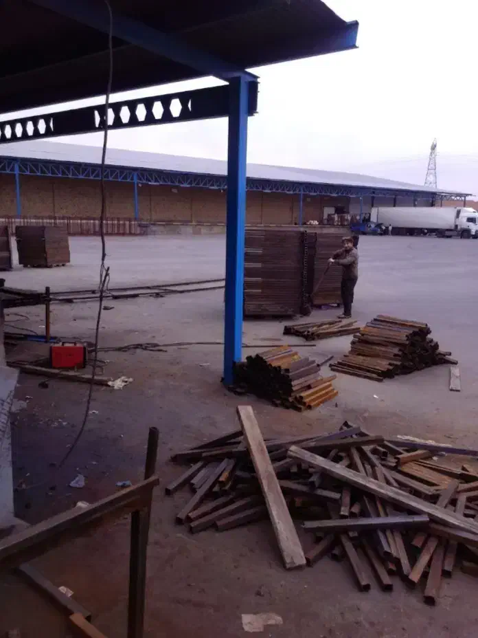 تعمیرات،جوشکاری،خورده کاری درب ریلی،لولایی سوله|خدمات پیشه و مهارت|قم, خداکرم|دیوار