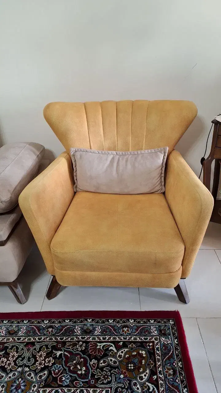 مبل ۸ نفره بسیار تمیز|مبلمان خانگی و میز عسلی|هشتگرد, فاز ۷ مهستان|دیوار