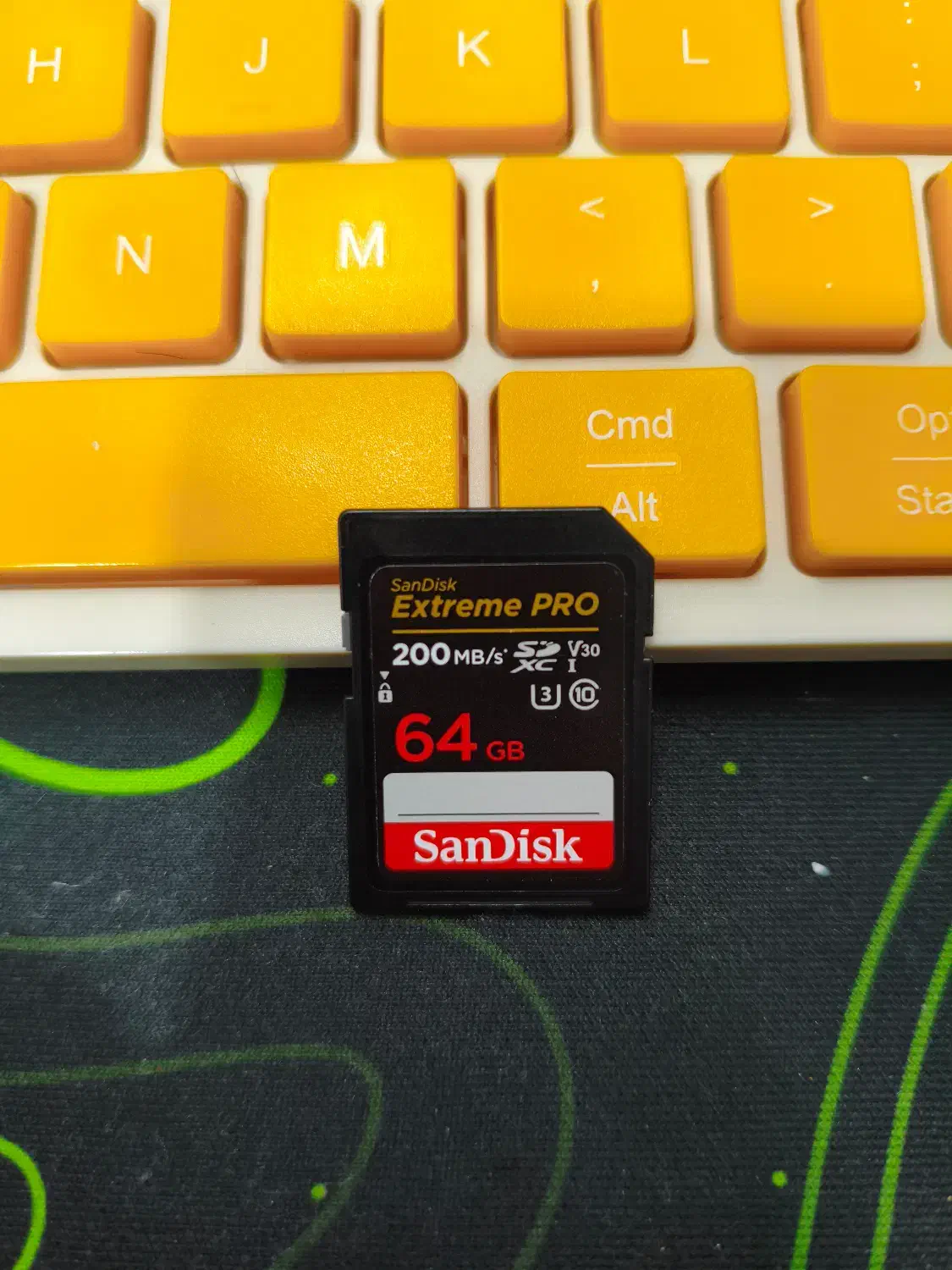 SD card sandisk u3 10 64GB|دوربین عکاسی و فیلم‌برداری|آبیک, |دیوار
