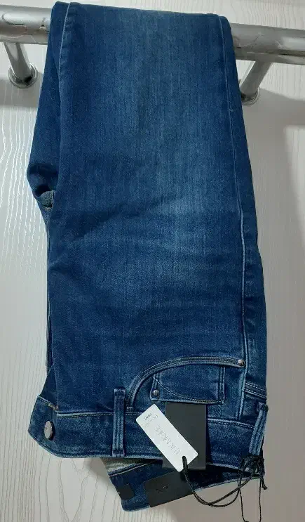 شلوار لی نو بقیه در حد نو|لباس|تهران, دکتر هوشیار|دیوار