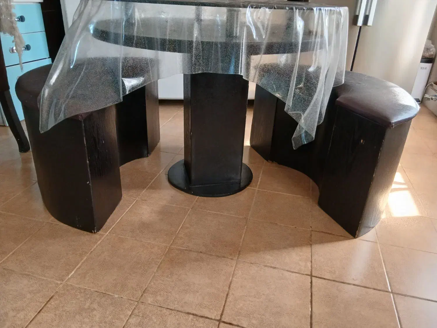 میز نهار خوری کم جا|میز و صندلی غذاخوری|سمنان, |دیوار